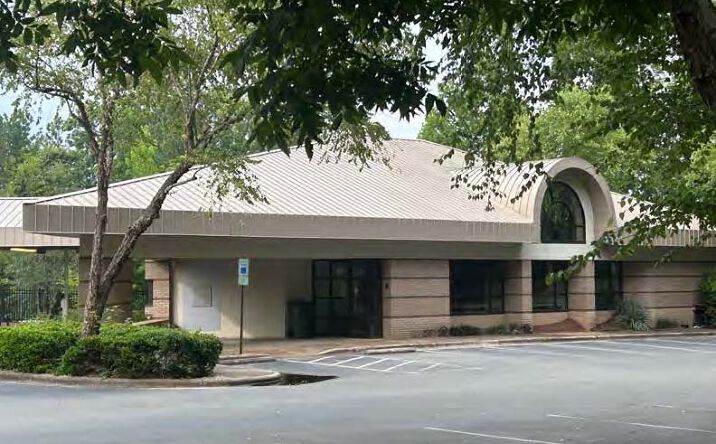 Pictures of Retail, Office property located at 950 North Harrison Avenue, Cary, NC 27513 for sales - image #1