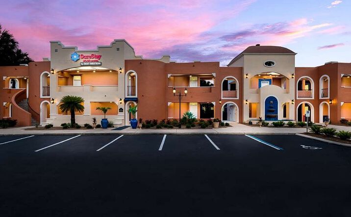 Pictures of Hospitality property located at 1201 Avenida Central, Lady Lake, FL 32159 for sales - image #1