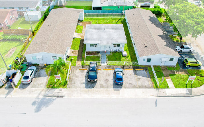 Pictures of Multifamily property located at 750 NW 9th Ave, Hallandale Beach, FL 33009 for sales - image #1