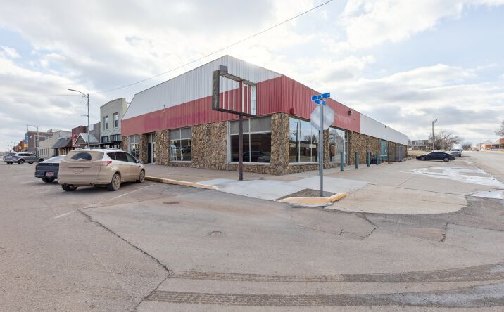 Pictures of Industrial, Mixed Use, Office property located at 423 N 7th St, Perry, OK 73077 for sales - image #1