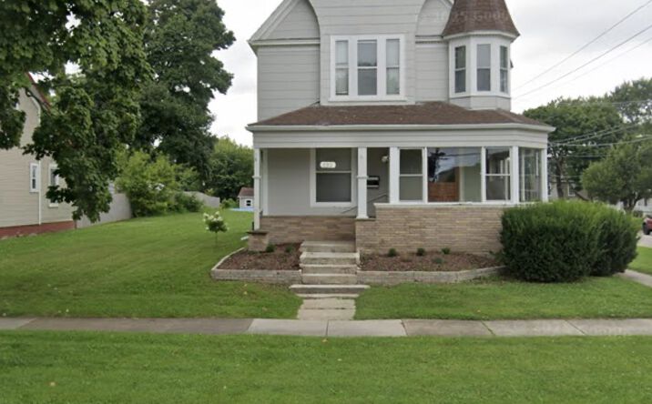 Pictures of Office, Mixed Use property located at 132 N West St, Waukegan, IL 60085 for sales - image #1