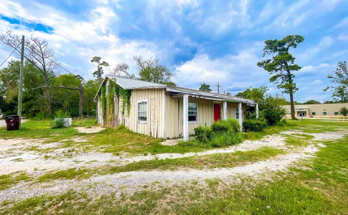 Pictures of Retail property located at 2305 N Main, Vidor, TX 77662 for sales - image #1