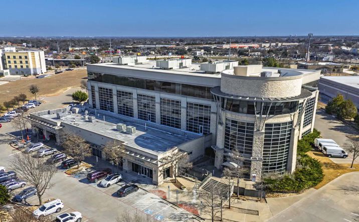 Pictures of Retail, Office, Mixed Use property located at 610 Uptown Boulevard, Cedar Hill, TX 75104 for sales - image #1