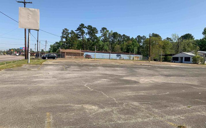 Pictures of Retail, Industrial property located at 1240 N Main St, Vidor, TX 77662 for sales - image #1