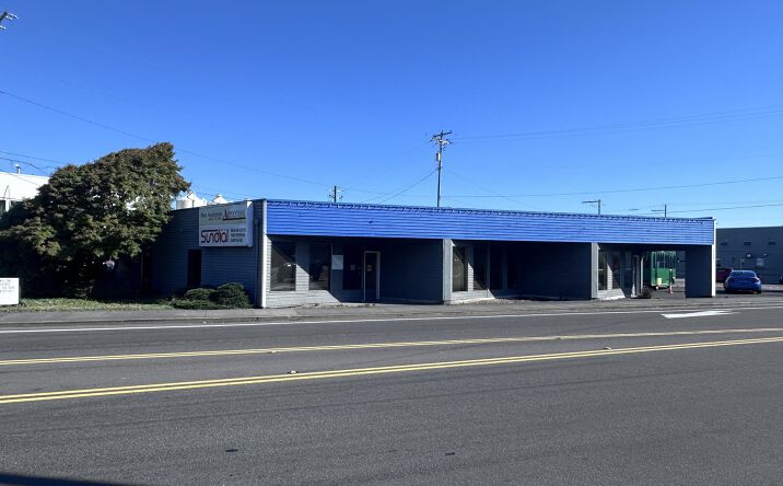 Pictures of Office, Retail property located at 750 Marine Dr, Astoria, OR 97103 for sales - image #1
