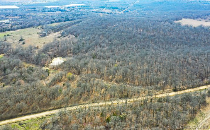Pictures of Land property located at 8 N 3800 Road, Wetumka, OK 74883 for sales - image #1