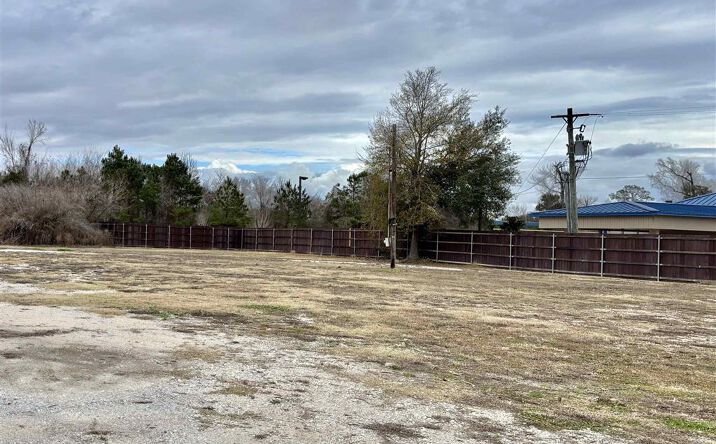 Pictures of Land property located at 1208 & 1218 Sam Houston Jones Parkway, Lake Charles, LA 70611 for sales - image #1