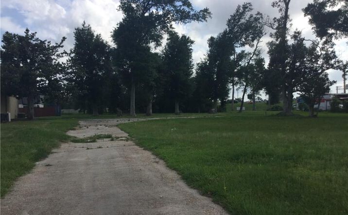 Pictures of Land property located at 1802 E Prien Lake Road, Lake Charles, LA 70601 for sales - image #1