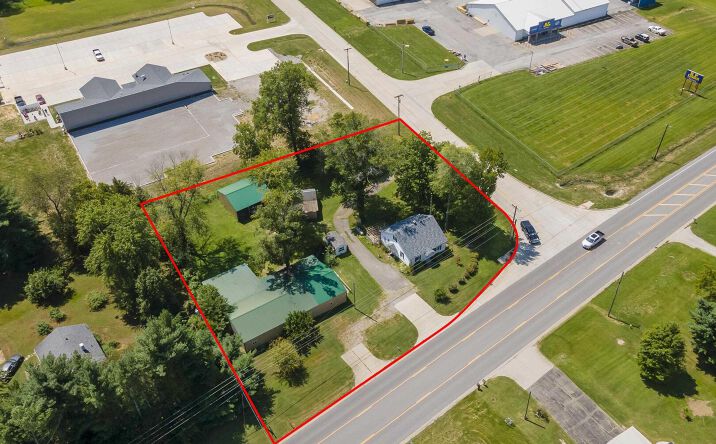 Pictures of Industrial property located at 9221 E Illinois Highway 15 Highway, Mt Vernon, IL 62864 for sales - image #1