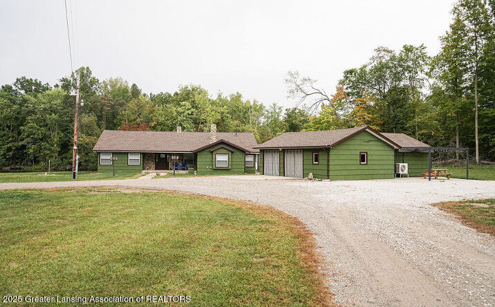 Pictures of Retail property located at 5795 Stimson Rd, Eaton Rapids, MI 48827 for sales - image #1