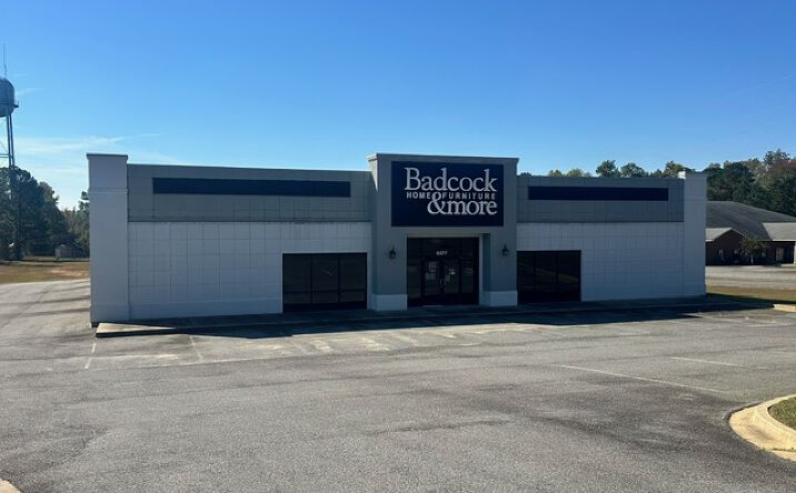 Pictures of Retail property located at 6377 Oak St., Eastman, GA 31023 for sales - image #1