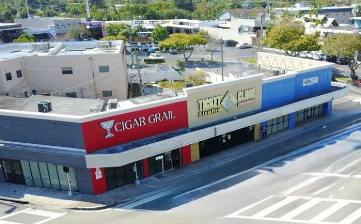 Pictures of Business for Sale property located at 3061 N Federal Highway, Fort Lauderdale, FL 33306 for sales - image #1