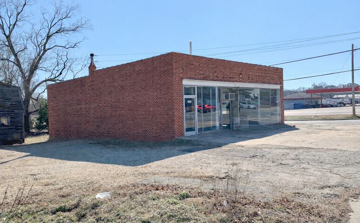 Pictures of Retail property located at 1211 S Main St, Lillington, NC 27546 for sales - image #1