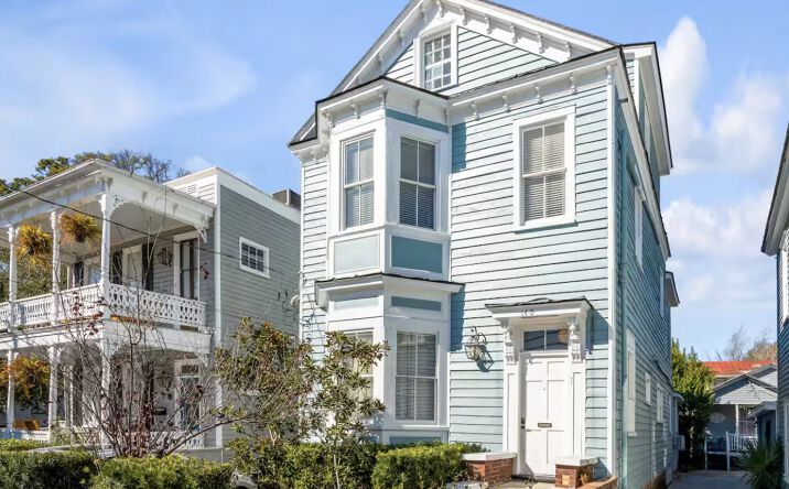 Pictures of Hospitality, Multifamily property located at 140 Spring St, Charleston, SC 29403 for sales - image #1