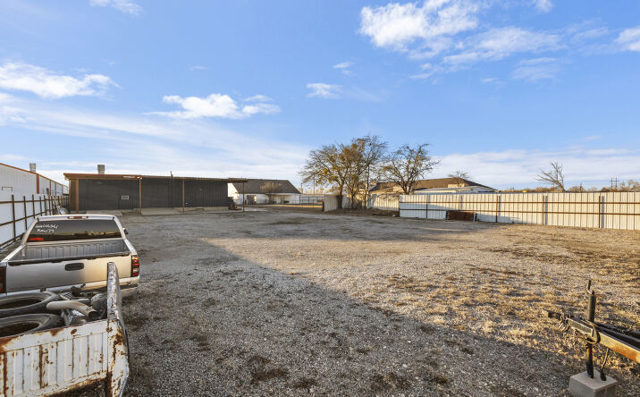 Pictures of Industrial, Mixed Use, Special Purpose property located at 502 TX-342, Red Oak, TX 75154 for sales - image #1