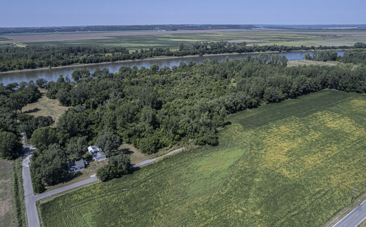 Pictures of Land, Office property located at 1509 W Broadway St, St. Joseph, MO 64503 for sales - image #1