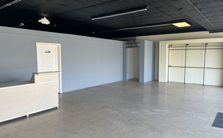 Pictures of Retail property located at 22121 Coolidge Hwy, Oak Park, MI 48237 for sales - image #1