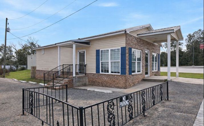 Pictures of Mixed Use, Note/Loan, Office, Retail, Special Purpose property located at 12969 Cottonwood Rd, Cottonwood, AL 36320 for sales - image #1