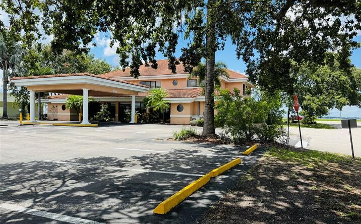 Pictures of Office property located at 2237 U.S. Hwy 27 S, Sebring, FL 33870 for sales - image #1