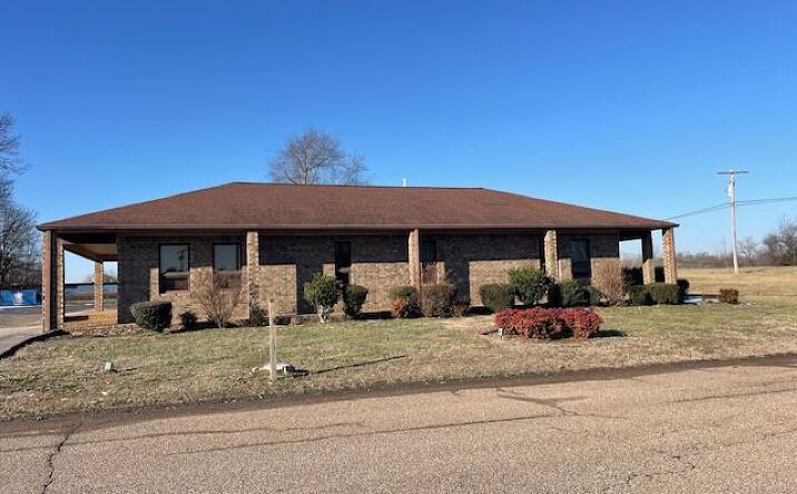 Pictures of Office property located at 132 Hospital Drive, Mckenzie, TN 38201 for sales - image #1