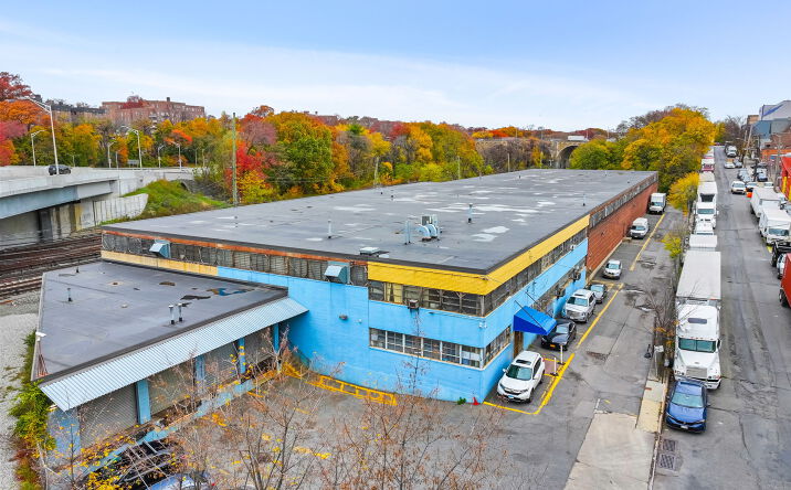 Pictures of Industrial property located at 4341 Bullard Ave, Bronx, NY 10466 for sales - image #1