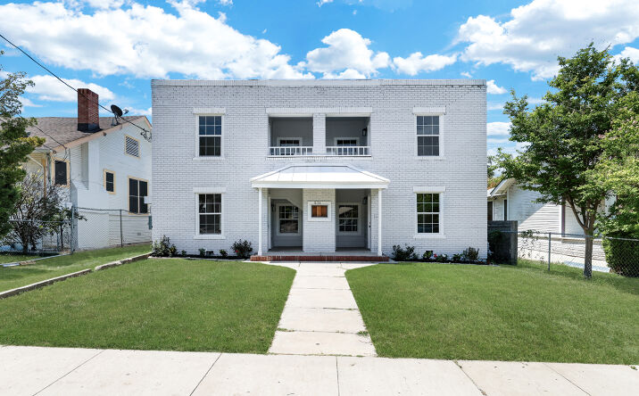 Pictures of Multifamily property located at 834 W Russell Pl, San Antonio, TX 78212 for sales - image #1