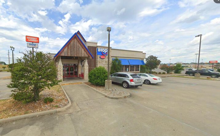 Pictures of Retail property located at 202 Blanchard St, West Monroe, LA 71291 for sales - image #1