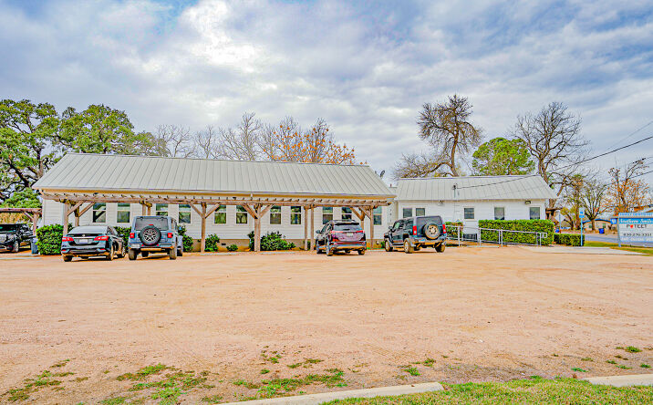 Pictures of Office property located at 821 School Dr, Poteet, TX 78065 for sales - image #1