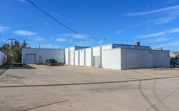 Pictures of Industrial property located at 3910 Frisco Rd, Sherman, TX 75090 for sales - image #1