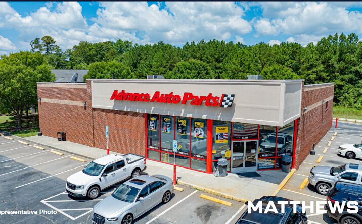 Pictures of Retail property located at 1882 Main St, Bridgeport, CT 06604 for sales - image #1