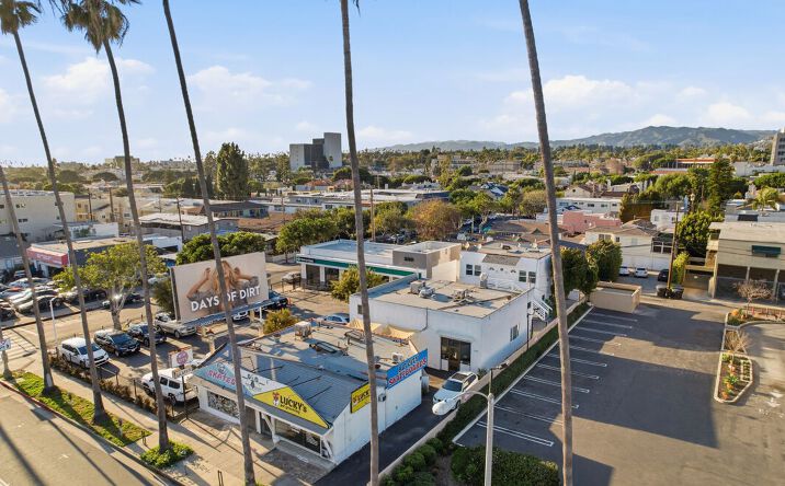 Pictures of Multifamily, Retail property located at 2709 Santa Monica Blvd, Santa Monica, CA 90404 for sales - image #1