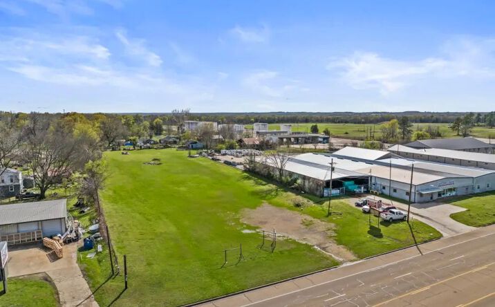 Pictures of Retail, Land property located at 1323 W Ferguson Rd, Mount Pleasant, TX 75455 for sales - image #1
