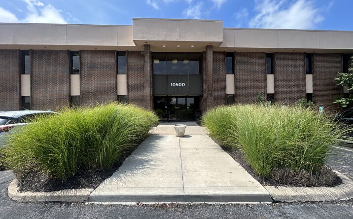 Pictures of Office property located at 10500 Barkley St, Overland Park, KS 66212 for sales - image #1