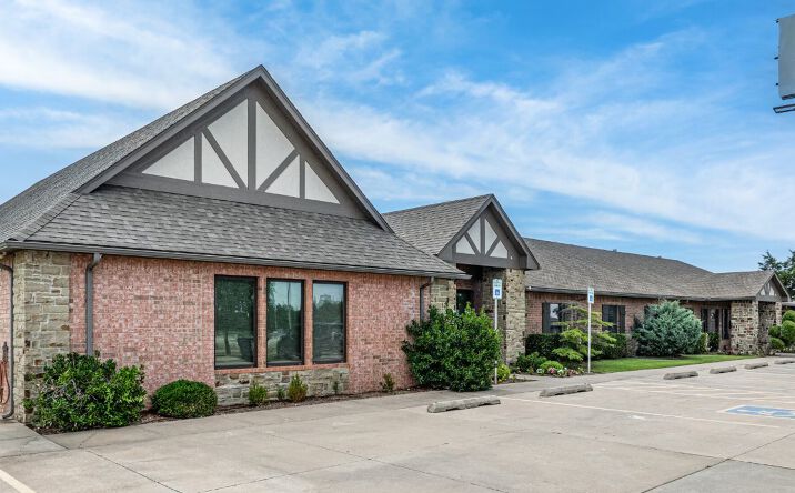 Pictures of Office property located at 9400 S I-35 Service Rd, Oklahoma City, OK 73149 for sales - image #1