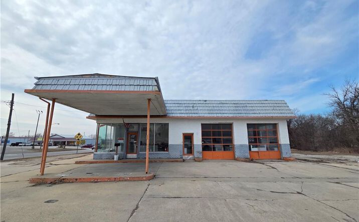 Pictures of Business for Sale, Retail property located at 18 S Orange Street, Butler, MO 64730 for sales - image #1