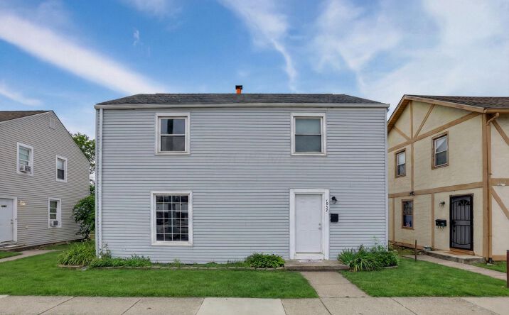 Pictures of Multifamily property located at 1057-1059 S James Road, Columbus, OH 43227 for sales - image #1