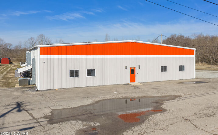 Pictures of Industrial, Retail property located at 19225 W Main Street W, Huntingdon, TN 38344 for sales - image #1