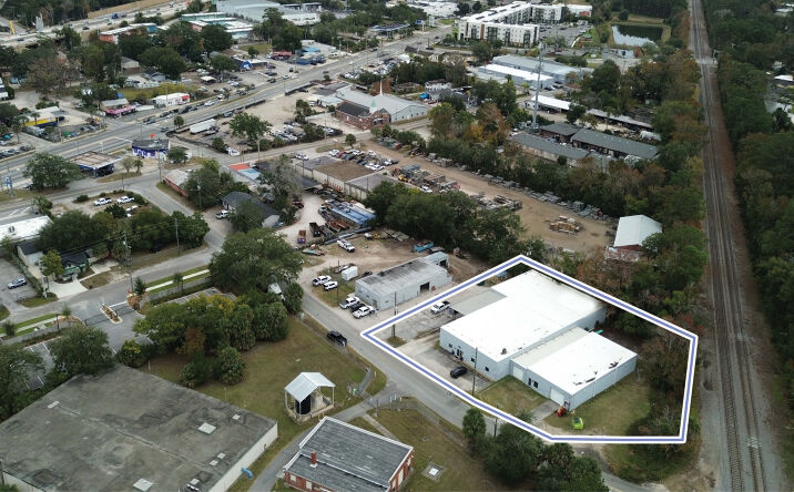 Pictures of Industrial property located at 1840 River Oaks Rd, Jacksonville, FL 32207 for sales - image #1