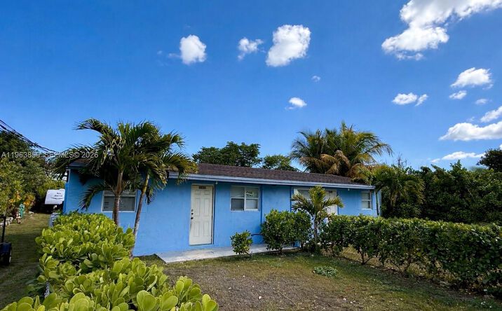 Pictures of Multifamily property located at 26435 SW 138th Ct, Homestead, FL 33032 for sales - image #1