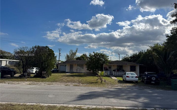 Pictures of Multifamily property located at 36 NW 151st St, Miami, FL 33169 for sales - image #1