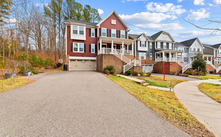 Pictures of Multifamily property located at 17857 Sugarberry Rd, Dumfries, VA 22026 for sales - image #1