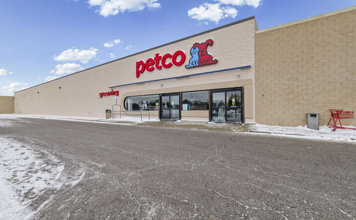 Pictures of Retail property located at 5033 Monroe St, Toledo, OH 43623 for sales - image #1
