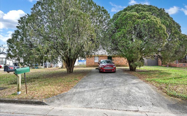 Pictures of Multifamily property located at 410 11th Ave SW, Decatur, AL 35601 for sales - image #1
