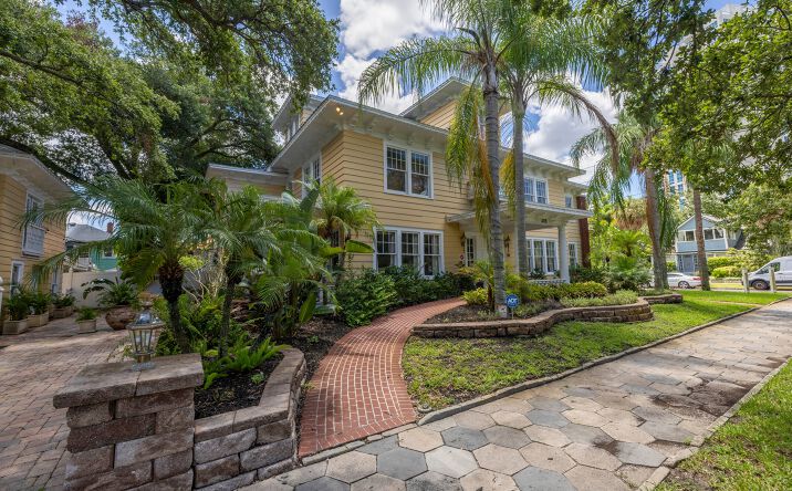 Pictures of Hospitality, Multifamily property located at 635 Bay St NE, St. Petersburg, FL 33701 for sales - image #1