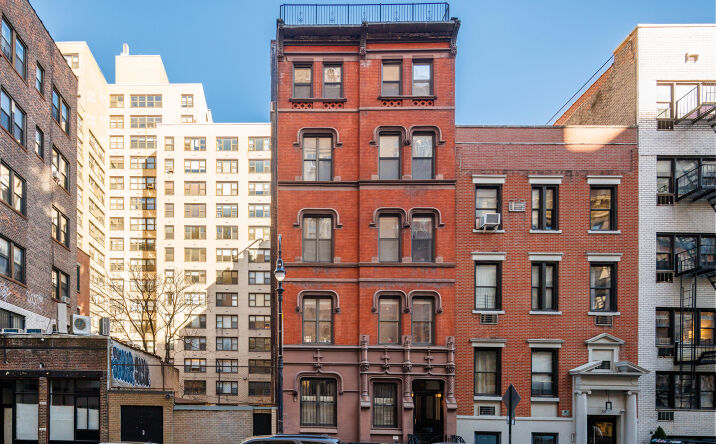 image of property at 129 E 17TH ST New York NY 10003-3451