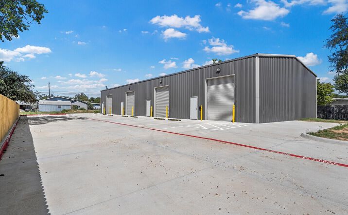 Pictures of Industrial, Mixed Use, Office, Retail property located at 210 Stanfield Dr, Waco, TX 76705 for sales - image #1
