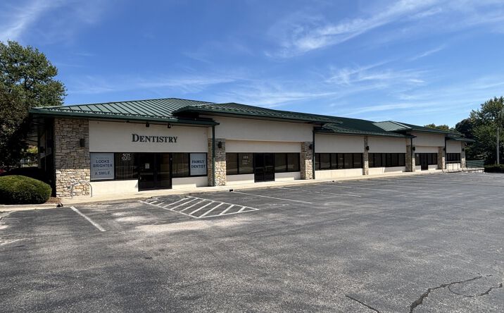 Pictures of Office, Retail property located at 5125 Roe Blvd, Roeland Park, KS 66205 for sales - image #1