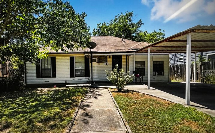 Pictures of Land property located at 1010 SE 19th Street, Mineral Wells, TX 76067 for sales - image #1