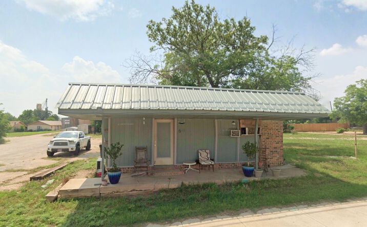 Pictures of Retail property located at 611 N Bridge Street, Brady, TX 76825 for sales - image #1