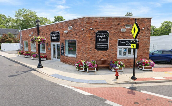 Pictures of Retail property located at 503 Lake Ave, Saint James, NY 11780 for sales - image #1